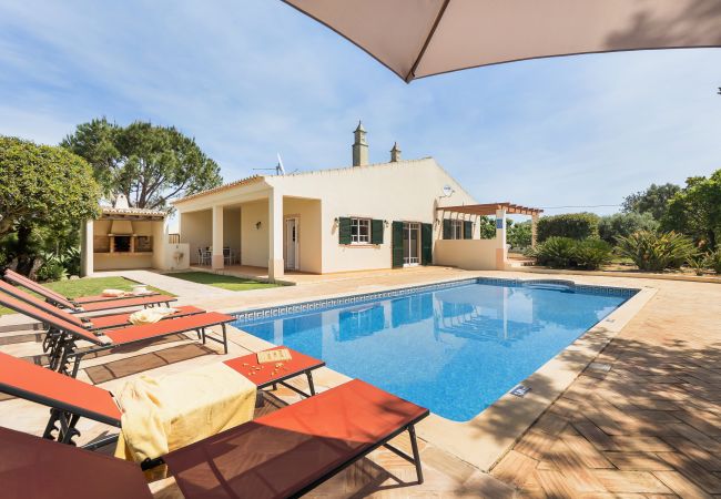 Villa em Albufeira - NEW! Vila Grade | Private Villa with Pool | Family-Friendly Retreat near Albufeira