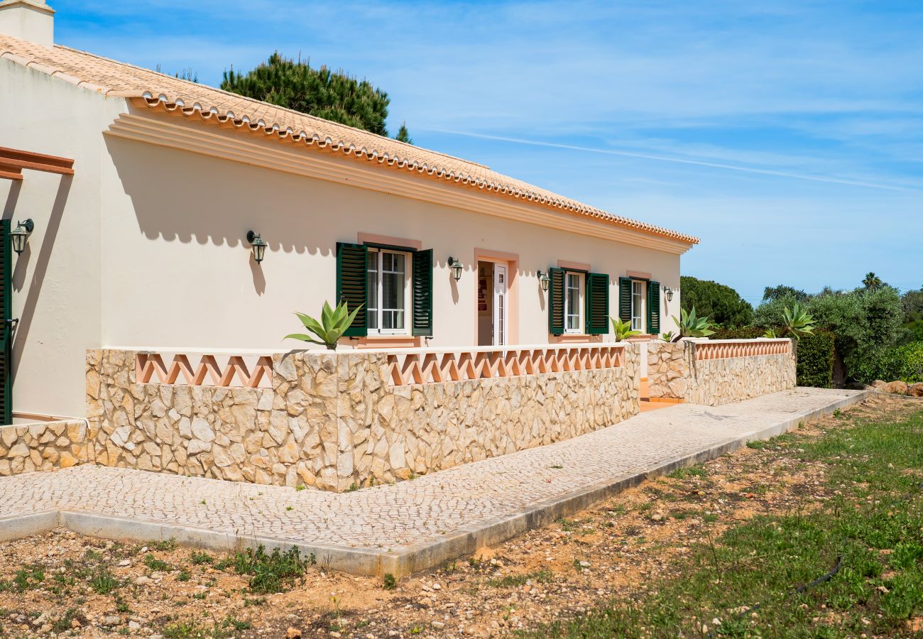 Villa em Albufeira - NEW! Vila Grade | Private Villa with Pool | Family-Friendly Retreat near Albufeira
