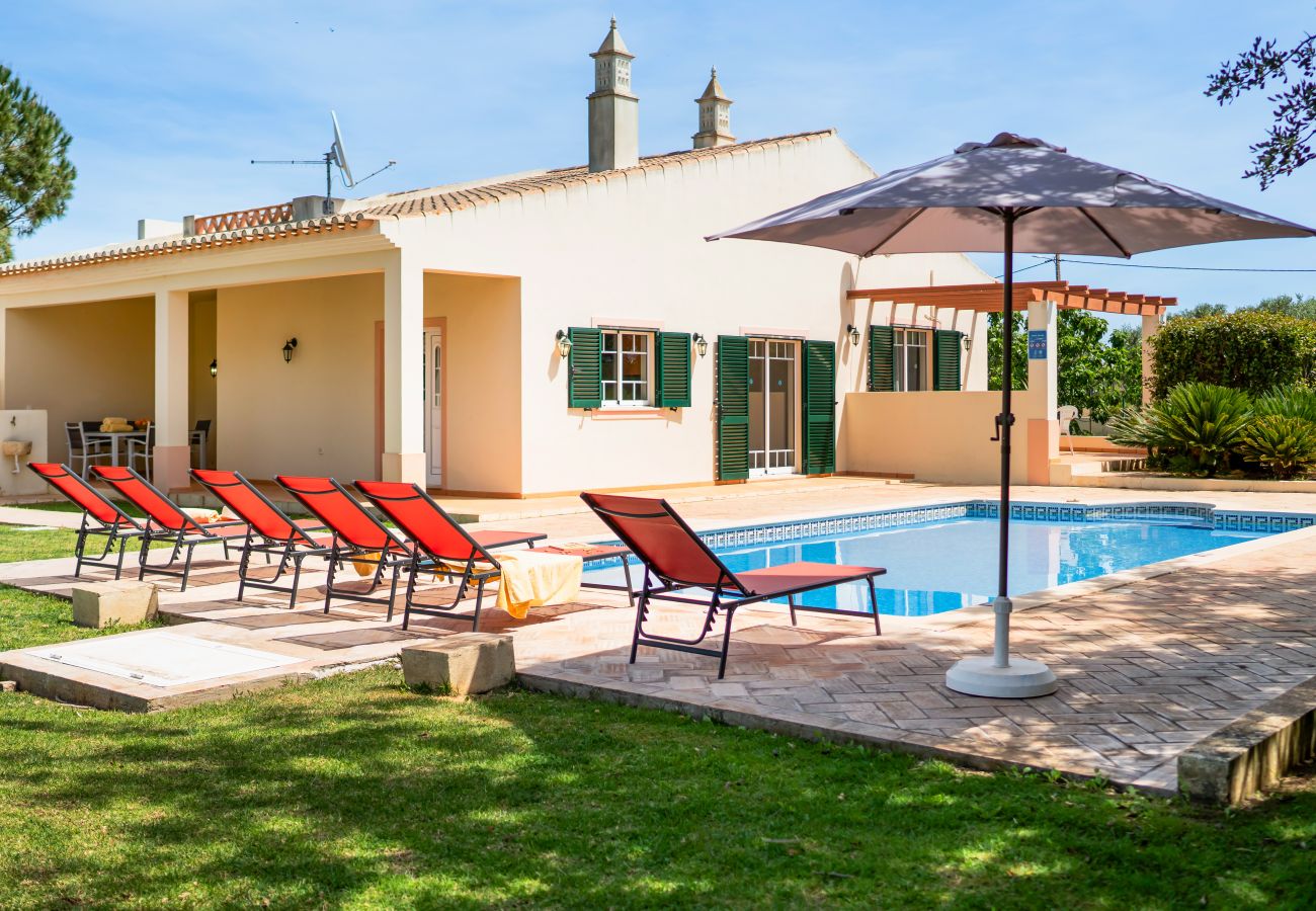 Villa em Albufeira - NEW! Vila Grade | Private Villa with Pool | Family-Friendly Retreat near Albufeira