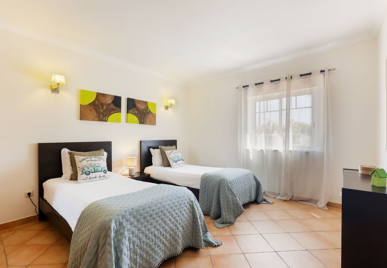 Villa em Albufeira - NEW! Vila Grade | Private Villa with Pool | Family-Friendly Retreat near Albufeira