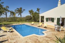 Villa em Guia - Villa Grade OCV - Perto Zoomarine