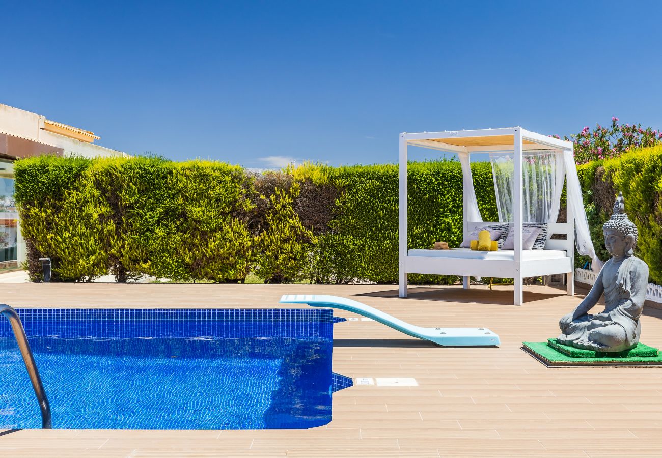 Villa em Guia - Villa Loendros OCV - Piscina e Jardim Privado