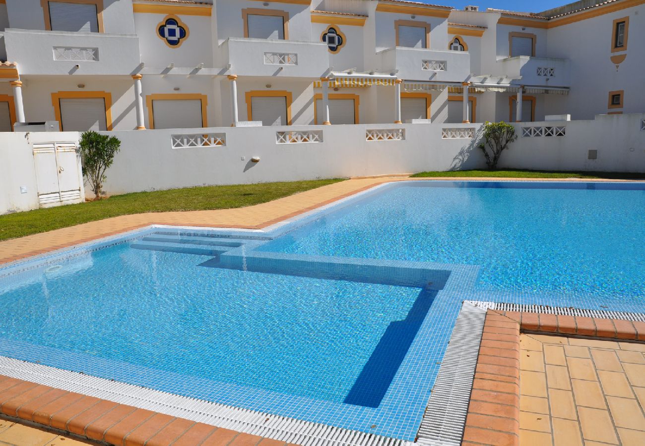 Apartamento em Albufeira - Apt. Pinheiro OCV - 5min Praia