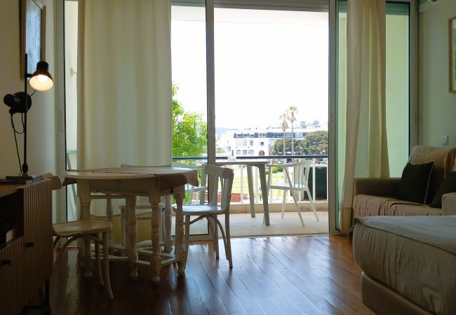 Estúdio em Estoril - RENT4REST ESTORIL BEACHFRONT APARTMENTS - BALCONY STUDIO Estúdio em Estoril - RENT4REST ESTORIL BEACHFRONT APARTMENTS - BALCONY STUDIO