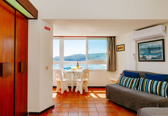  em Sesimbra - RENT4REST SESIMBRA OCEAN VIEW STUDIO - DIRECT BEACH ACCESS