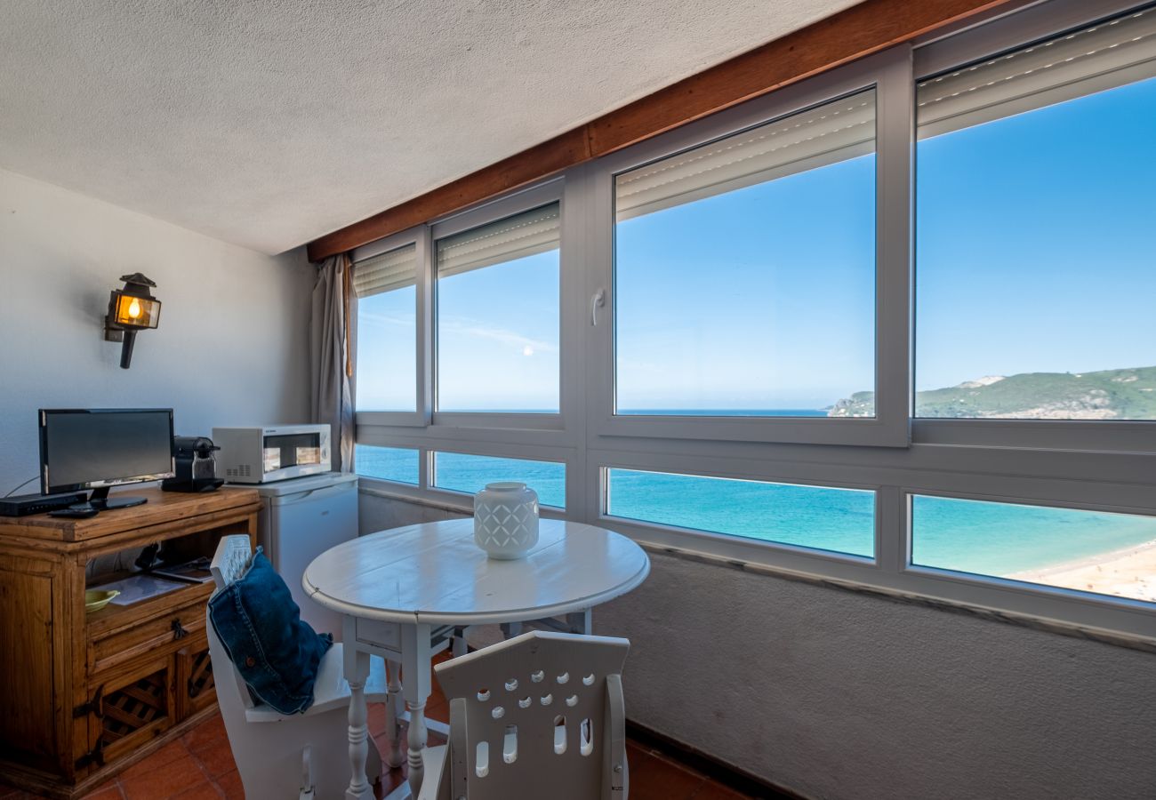 Estúdio em Sesimbra - RENT4REST SESIMBRA OCEAN VIEW STUDIO - DIRECT BEACH ACCESS