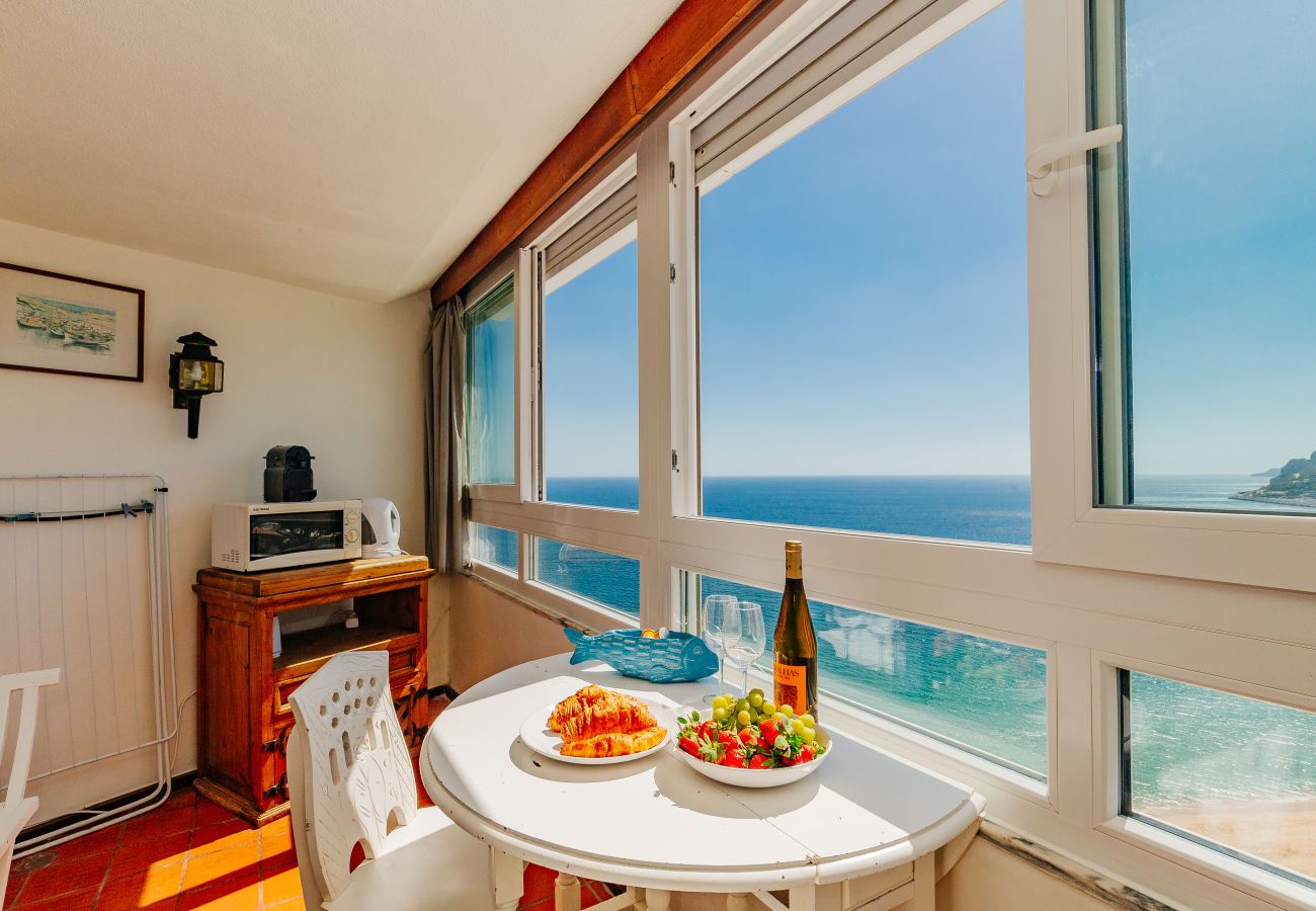 Estúdio em Sesimbra - RENT4REST SESIMBRA OCEAN VIEW STUDIO - DIRECT BEACH ACCESS
