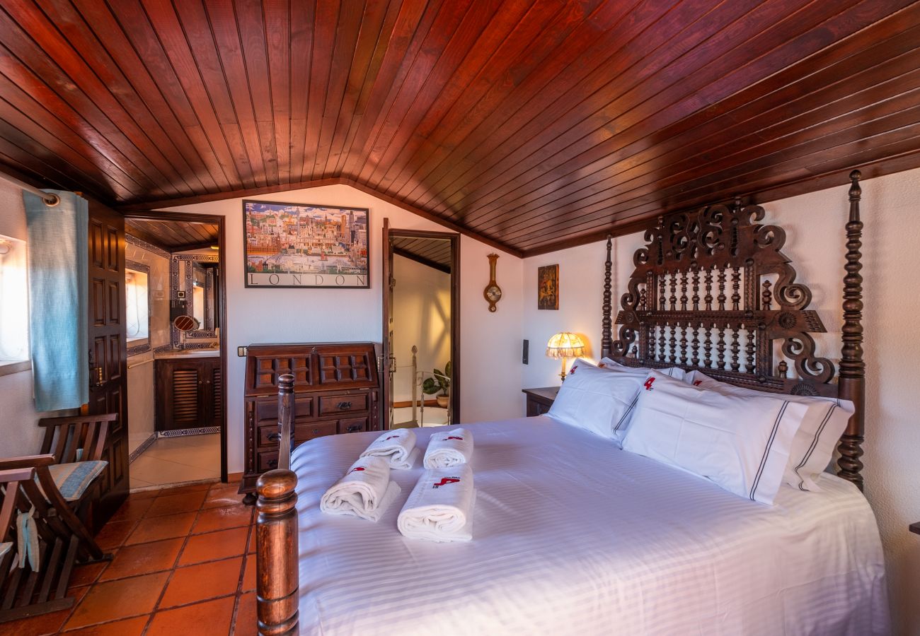 Casa em Sesimbra - RENT4REST SESIMBRA 4BDR OCEAN VIEW AND PRIVATE POOL VILLA