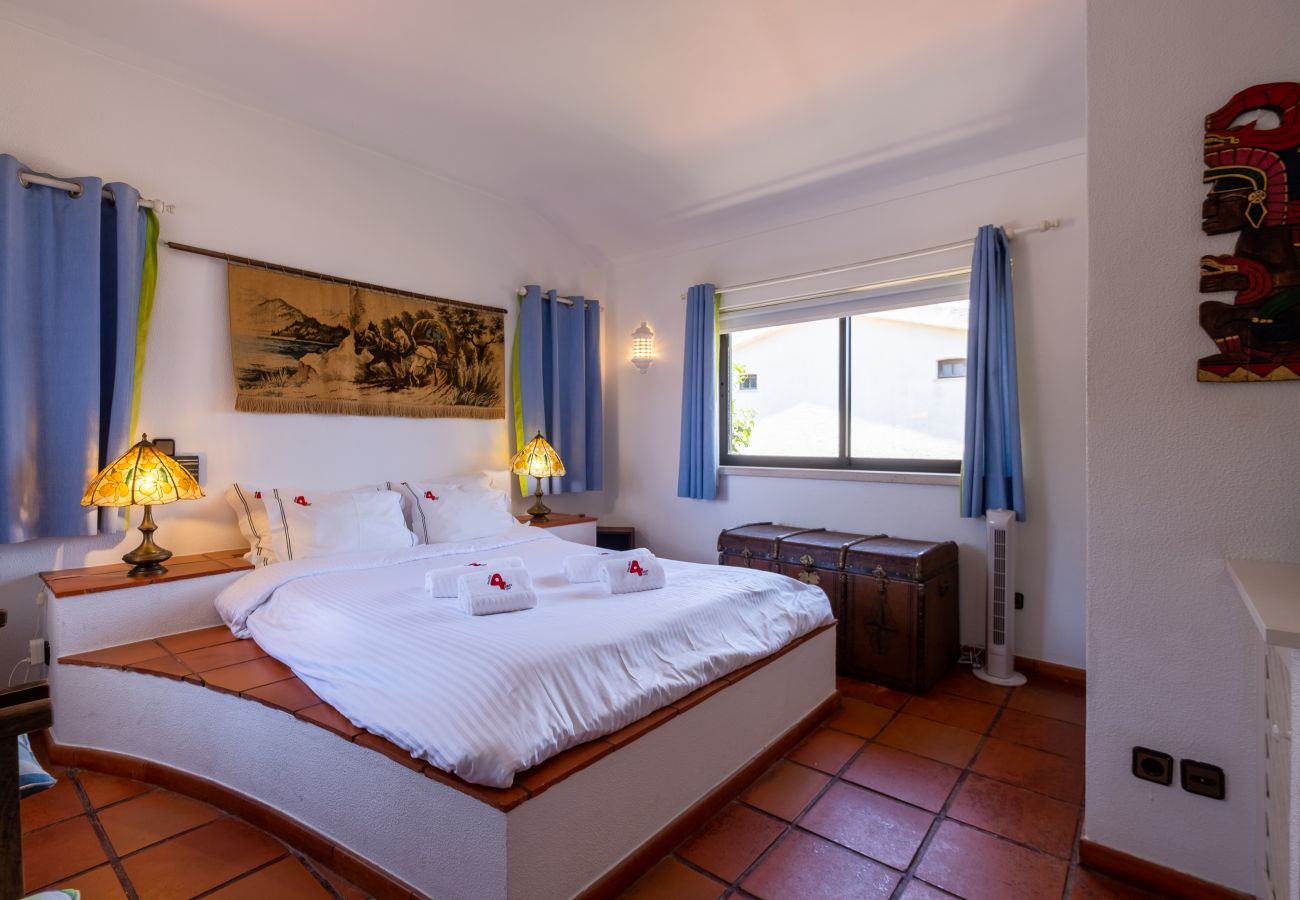 Casa em Sesimbra - RENT4REST SESIMBRA 4BDR OCEAN VIEW AND PRIVATE POOL VILLA