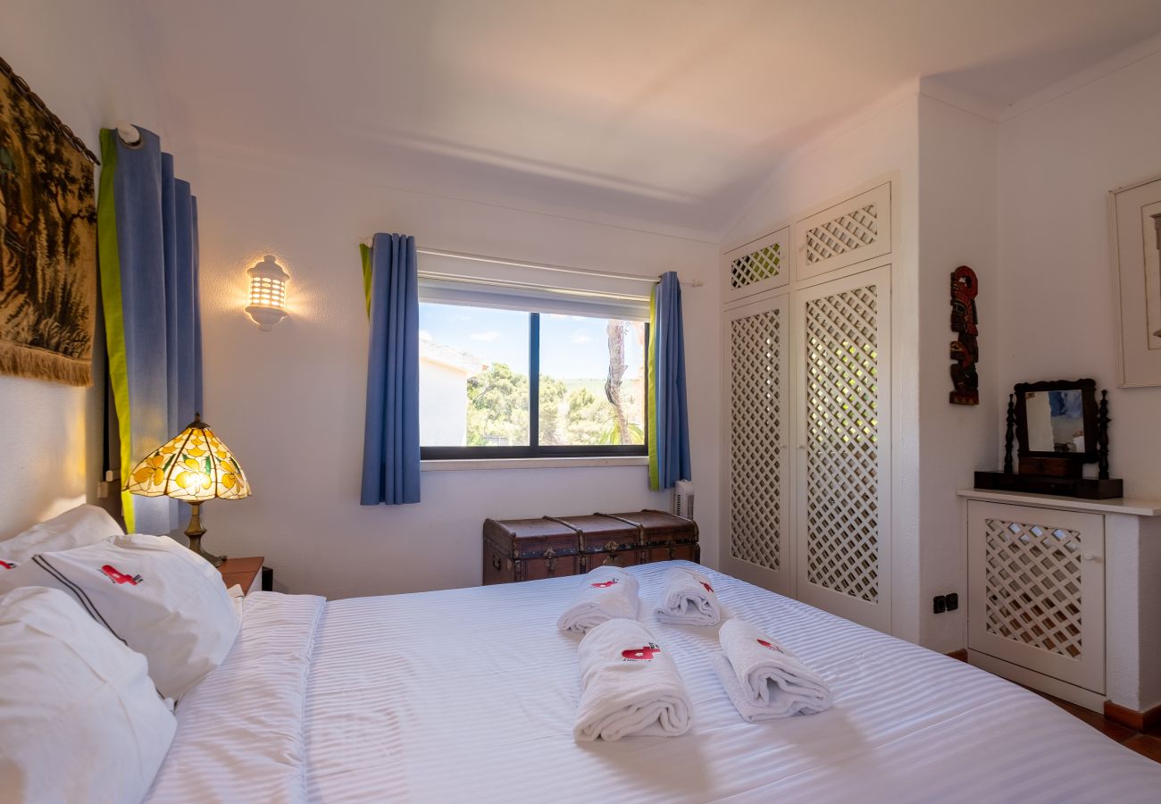 Casa em Sesimbra - RENT4REST SESIMBRA 4BDR OCEAN VIEW AND PRIVATE POOL VILLA