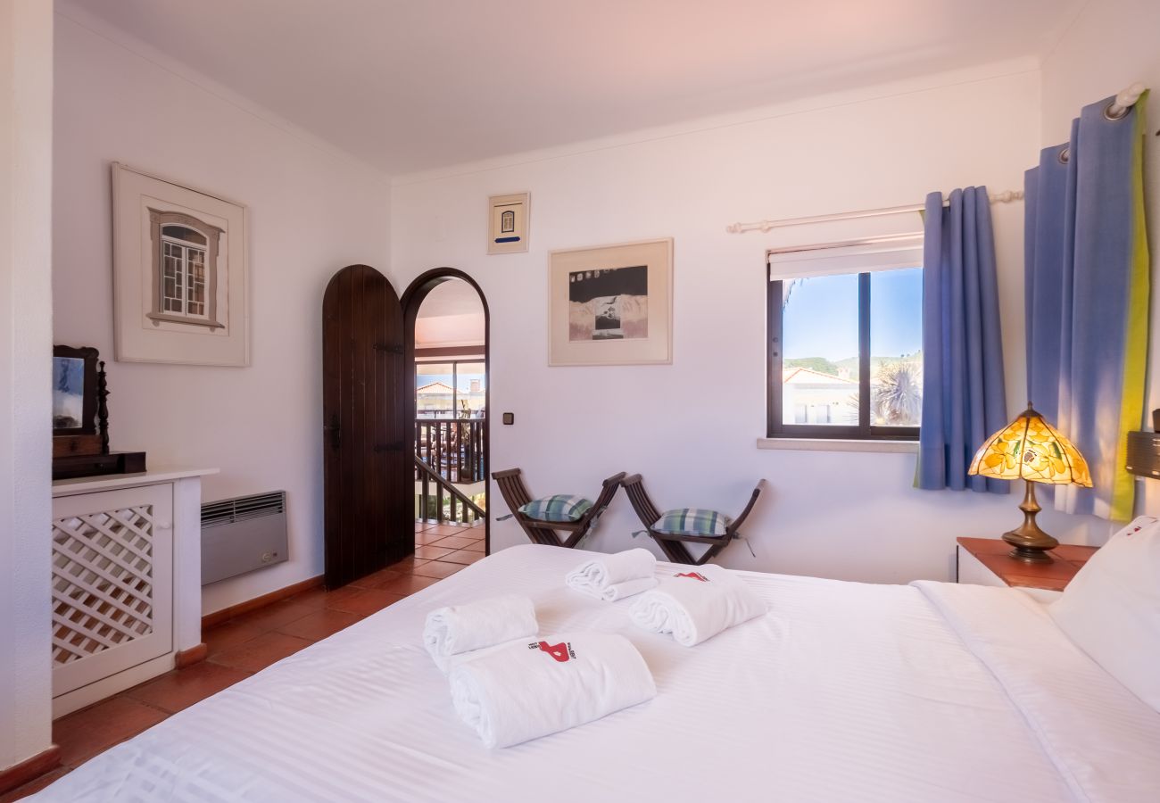 Casa em Sesimbra - RENT4REST SESIMBRA 4BDR OCEAN VIEW AND PRIVATE POOL VILLA