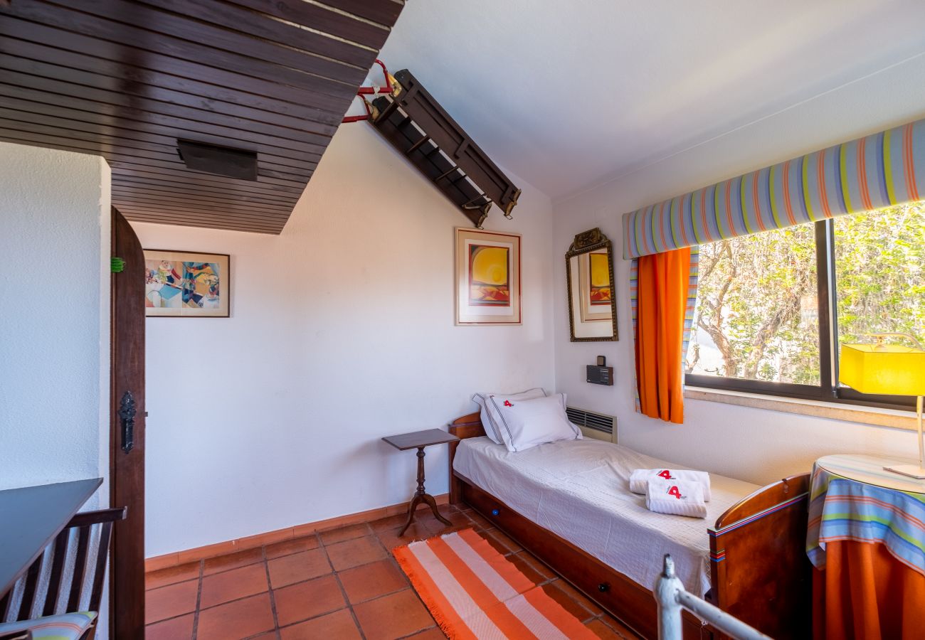 Casa em Sesimbra - RENT4REST SESIMBRA 4BDR OCEAN VIEW AND PRIVATE POOL VILLA