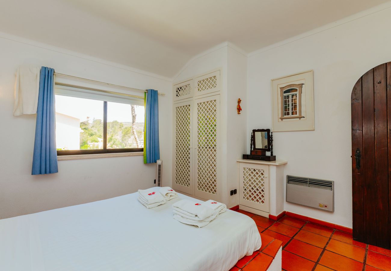 Casa em Sesimbra - RENT4REST SESIMBRA 4BDR OCEAN VIEW AND PRIVATE POOL VILLA