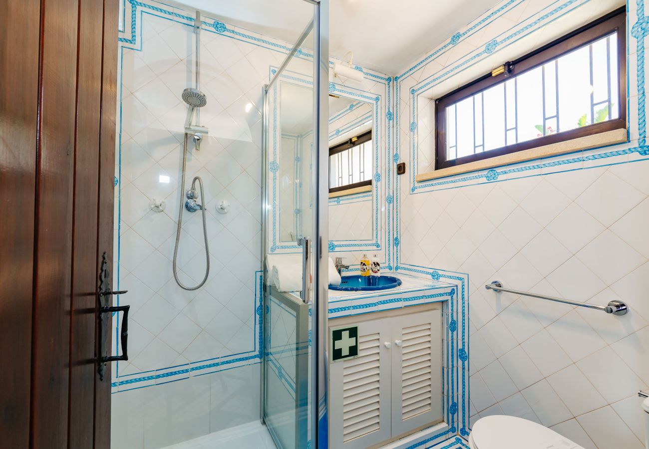 Casa em Sesimbra - RENT4REST SESIMBRA 4BDR OCEAN VIEW AND PRIVATE POOL VILLA