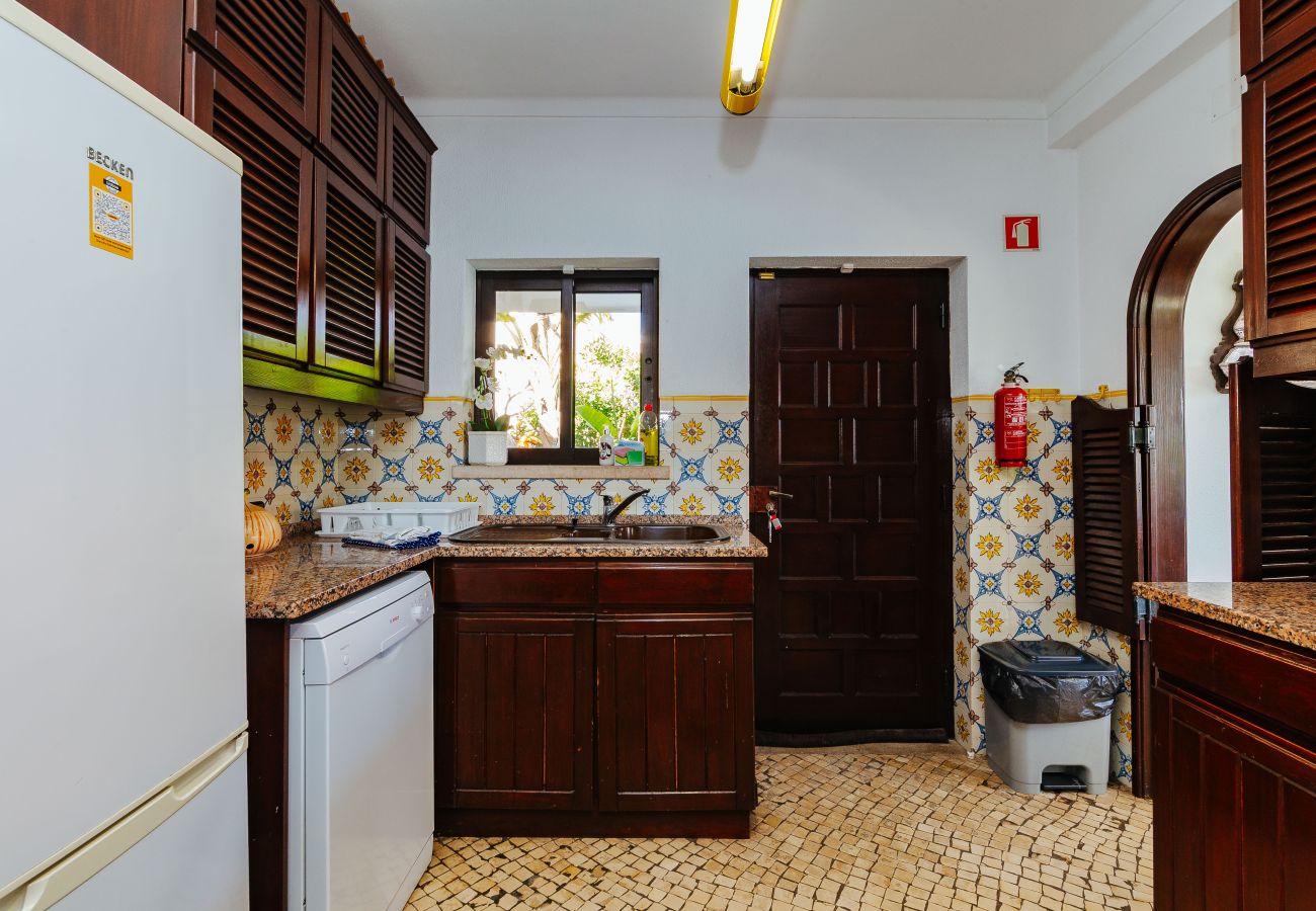Casa em Sesimbra - RENT4REST SESIMBRA 4BDR OCEAN VIEW AND PRIVATE POOL VILLA