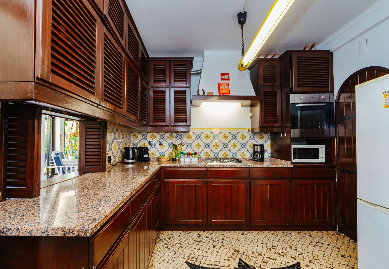 Casa em Sesimbra - RENT4REST SESIMBRA 4BDR OCEAN VIEW AND PRIVATE POOL VILLA