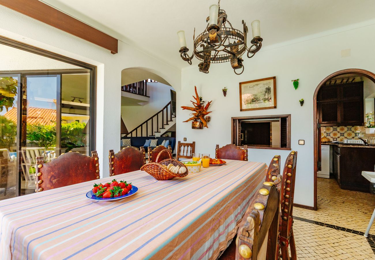 Casa em Sesimbra - RENT4REST SESIMBRA 4BDR OCEAN VIEW AND PRIVATE POOL VILLA