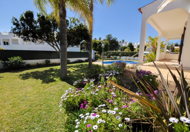 Villa em Albufeira - Casa Das Palmeiras OCV - Ideal Familias Villa em Albufeira - Casa Das Palmeiras OCV - Ideal Familias