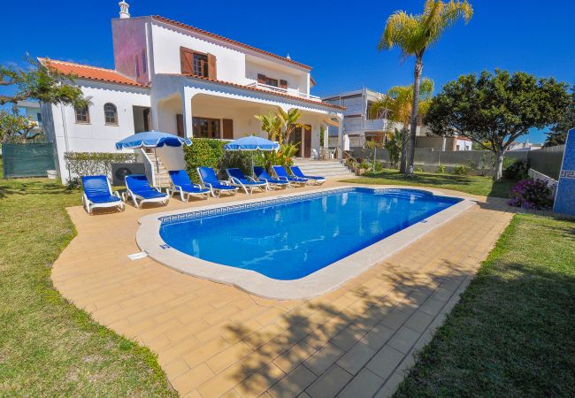 Villa em Albufeira - Casa Das Palmeiras OCV - Ideal Familias