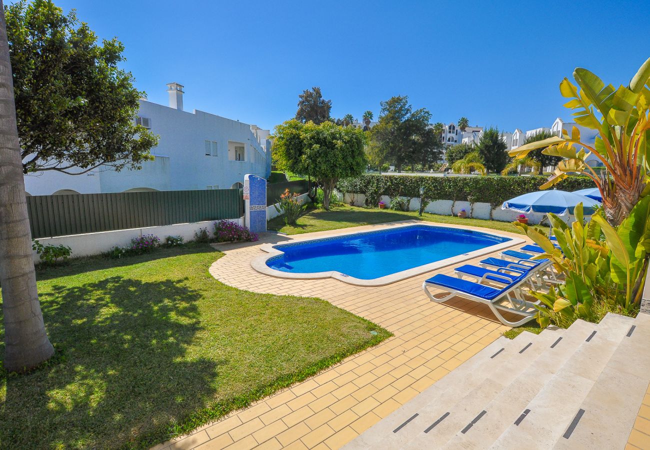 Villa em Albufeira - Casa Das Palmeiras OCV - Ideal Familias