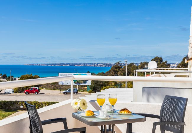 Villa em Galé - Villa Luz do Atlantico, 100m da praia e piscina aquecida