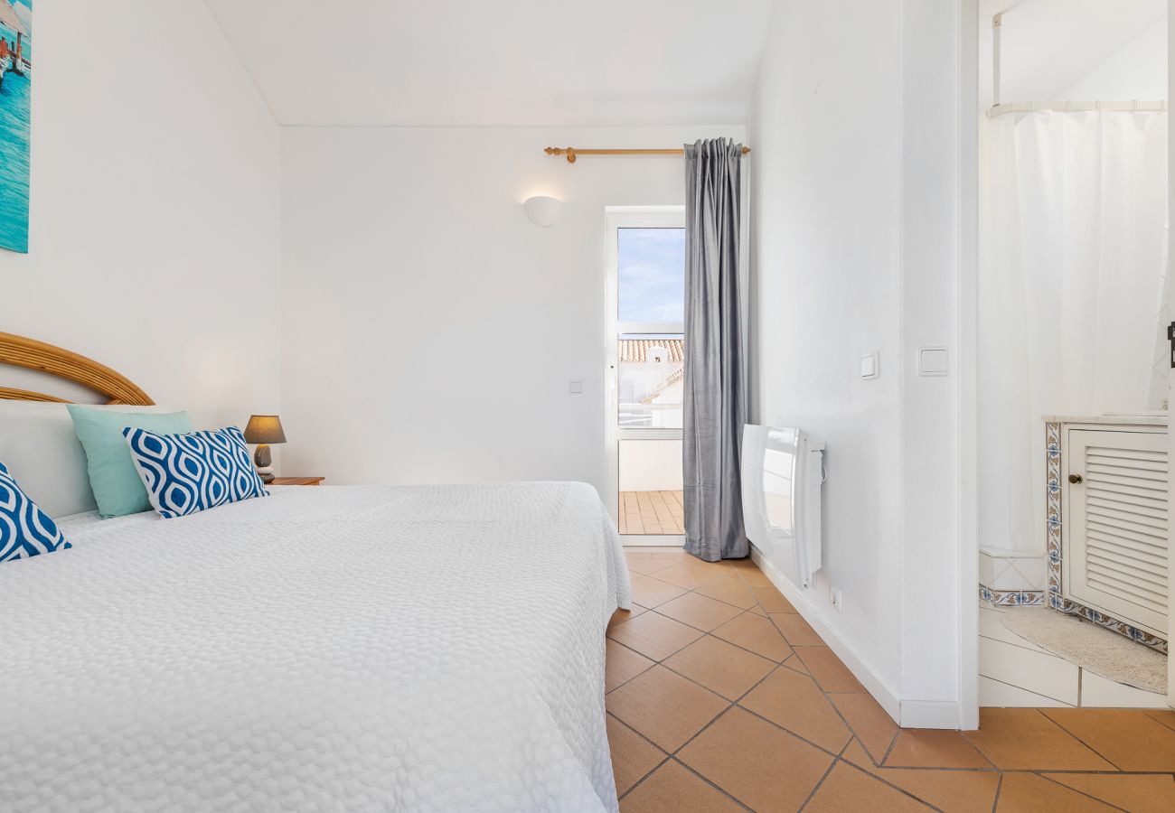 Villa em Galé - Villa Luz do Atlantico, 100m da praia e piscina privada