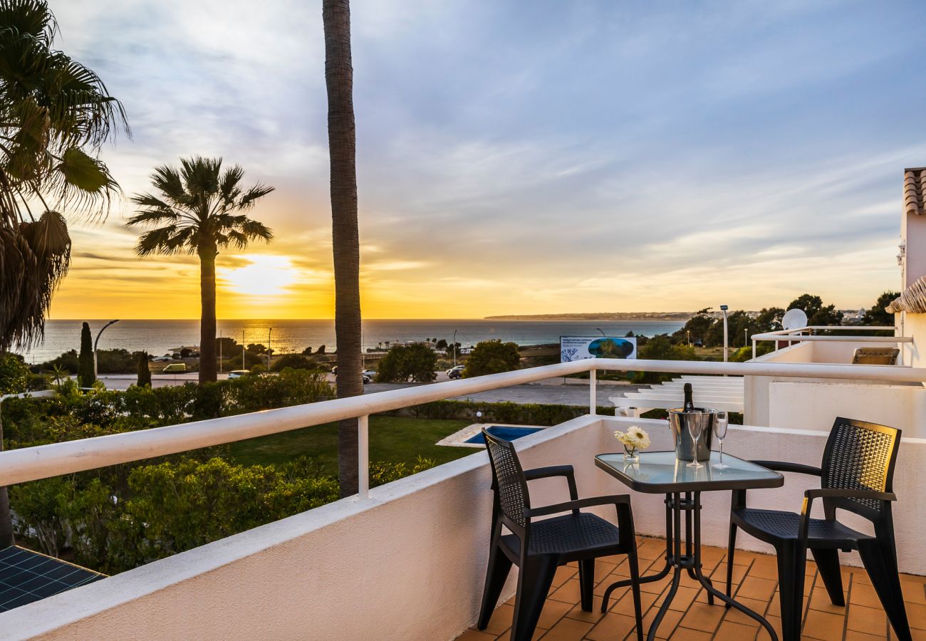 Villa em Galé - Villa Luz do Atlantico, 100m da praia e piscina privada