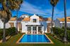 Villa em Galé - Villa Luz do Atlantico, 100m da praia e piscina privada Villa em Galé - Villa Luz do Atlantico, 100m da praia e piscina privada