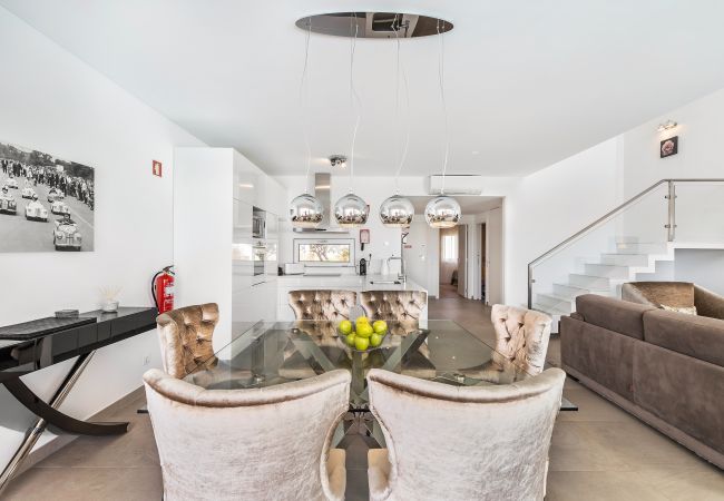 Villa em Albufeira - Design Villa OCV - Piscina Aquecida e jacuzzi Villa em Albufeira - Design Villa OCV - Piscina Aquecida e jacuzzi