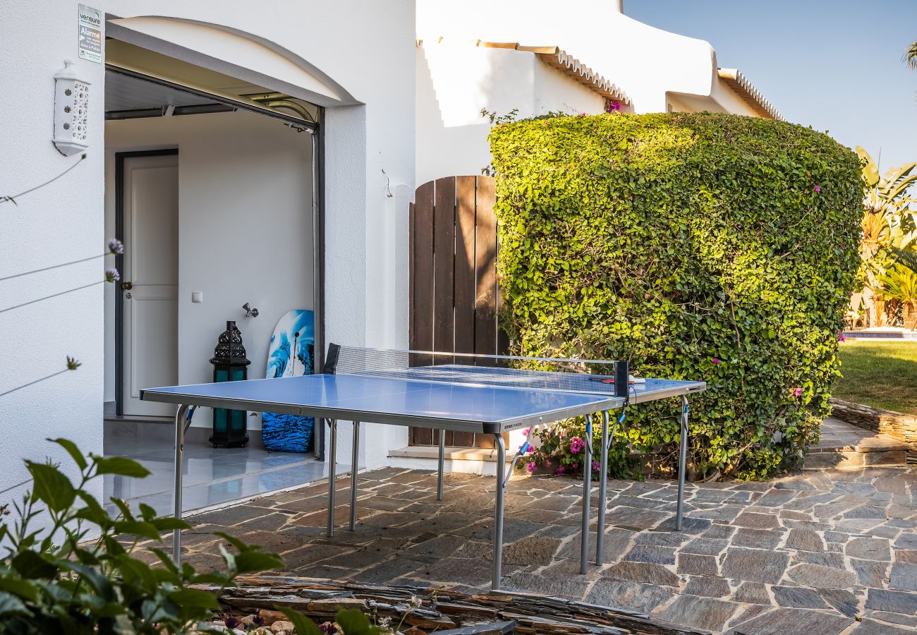 Villa em Albufeira - Villa Eva OCV - Privada com Piscina Aquecida e Sala de Jogos