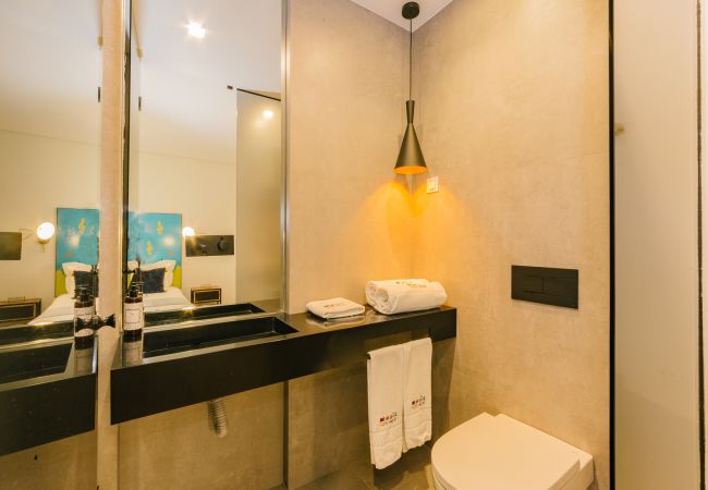 Quarto em Lisboa - BAIRRO ALTO MUSIC GUEST HOUSE BEETHOVEN Quarto em Lisboa - BAIRRO ALTO MUSIC GUEST HOUSE BEETHOVEN