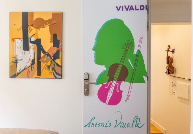 Quarto em Lisboa - BAIRRO ALTO MUSIC GUEST HOUSE VIVALDI Quarto em Lisboa - BAIRRO ALTO MUSIC GUEST HOUSE VIVALDI