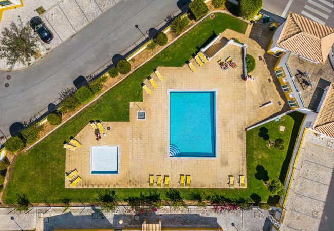 Estúdio em Albufeira - Nuances do Oceano OCV - Piscina e estacionamento