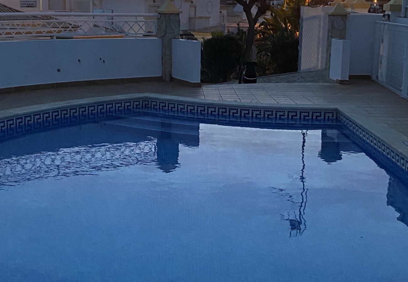 Villa em Albufeira - Walnut Townhouse OCV -perto do centro, piscina, terraço com sol 