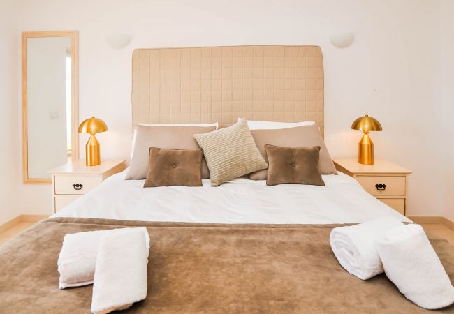 Villa em Albufeira - JoyaTownhouse OCV -perto do centro, piscina, terraço com sol  Villa em Albufeira - JoyaTownhouse OCV -perto do centro, piscina, terraço com sol