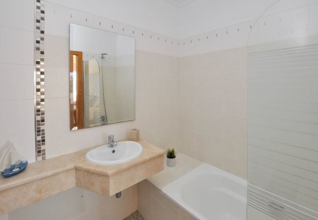 Villa em Albufeira - JoyaTownhouse OCV -perto do centro, piscina, terraço com sol  Villa em Albufeira - JoyaTownhouse OCV -perto do centro, piscina, terraço com sol