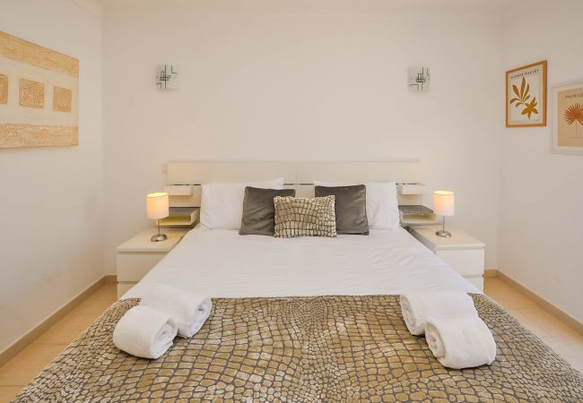 Villa em Albufeira - JoyaTownhouse OCV -perto do centro, piscina, terraço com sol  Villa em Albufeira - JoyaTownhouse OCV -perto do centro, piscina, terraço com sol