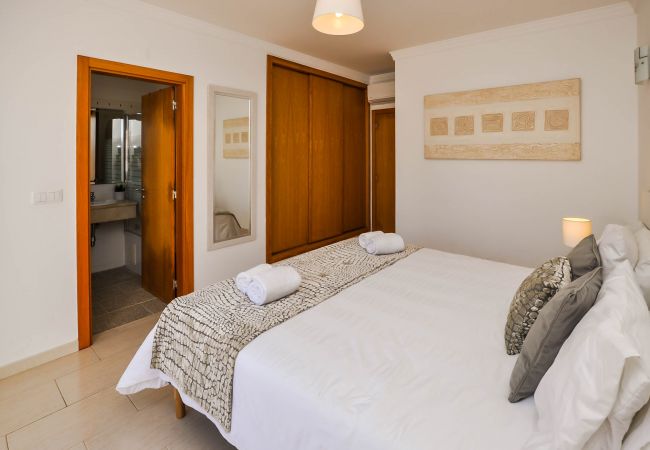 Villa em Albufeira - JoyaTownhouse OCV -perto do centro, piscina, terraço com sol  Villa em Albufeira - JoyaTownhouse OCV -perto do centro, piscina, terraço com sol