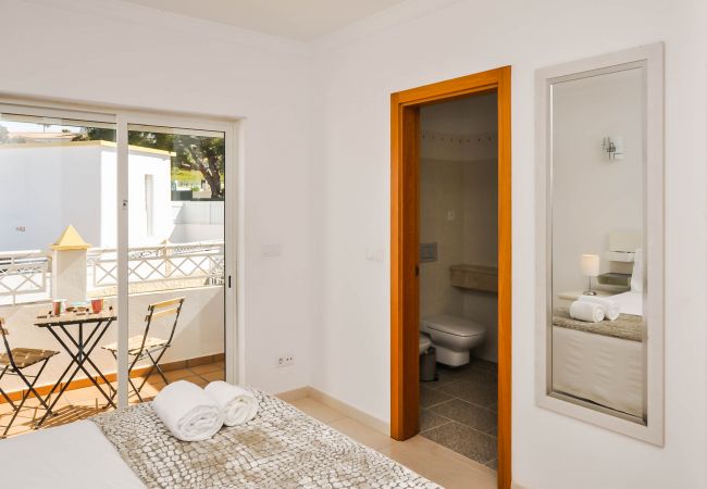 Villa em Albufeira - JoyaTownhouse OCV -perto do centro, piscina, terraço com sol  Villa em Albufeira - JoyaTownhouse OCV -perto do centro, piscina, terraço com sol