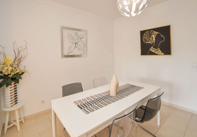 Villa em Albufeira - JoyaTownhouse OCV -perto do centro, piscina, terraço com sol  Villa em Albufeira - JoyaTownhouse OCV -perto do centro, piscina, terraço com sol