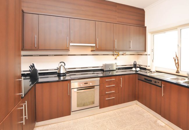 Villa em Albufeira - JoyaTownhouse OCV -perto do centro, piscina, terraço com sol  Villa em Albufeira - JoyaTownhouse OCV -perto do centro, piscina, terraço com sol