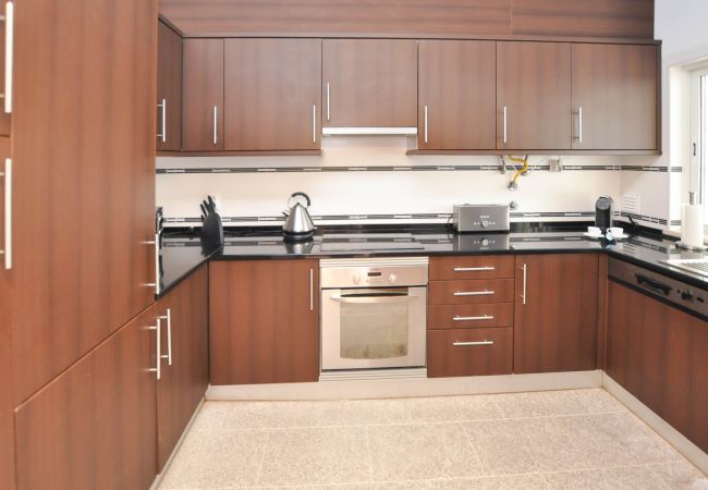 Villa em Albufeira - JoyaTownhouse OCV -perto do centro, piscina, terraço com sol  Villa em Albufeira - JoyaTownhouse OCV -perto do centro, piscina, terraço com sol