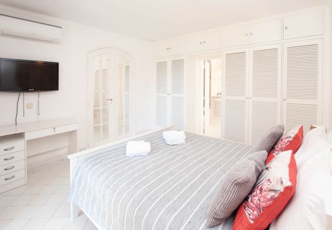 Apartamento em Albufeira - Windmill OCV - Piscina e perto do Centro Apartamento em Albufeira - Windmill OCV - Piscina e perto do Centro