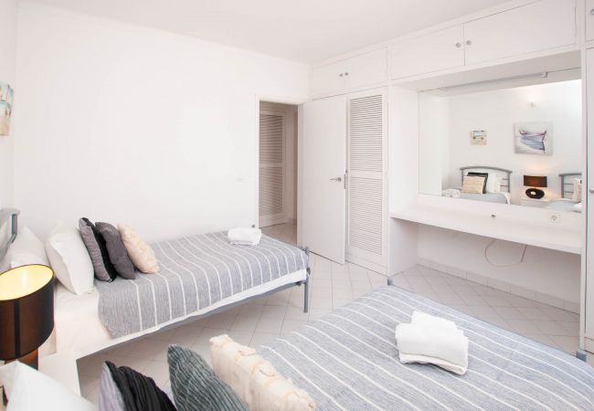 Apartamento em Albufeira - Windmill OCV - Piscina e perto do Centro Apartamento em Albufeira - Windmill OCV - Piscina e perto do Centro