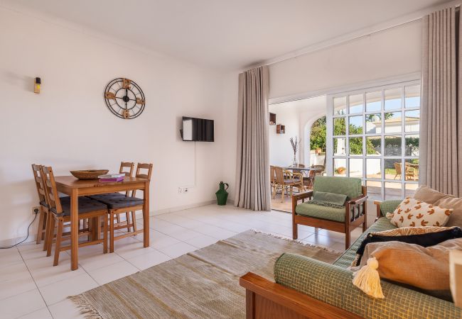 Apartamento em Albufeira - Apt Acacia OCV - Piscina e Estacionamento