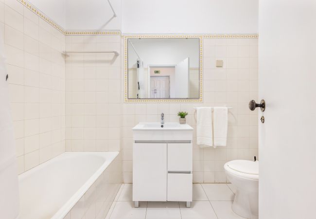 Apartamento em Albufeira - Apt Buganvilia OCV - Piscina e Estacionamento Apartamento em Albufeira - Apt Buganvilia OCV - Piscina e Estacionamento