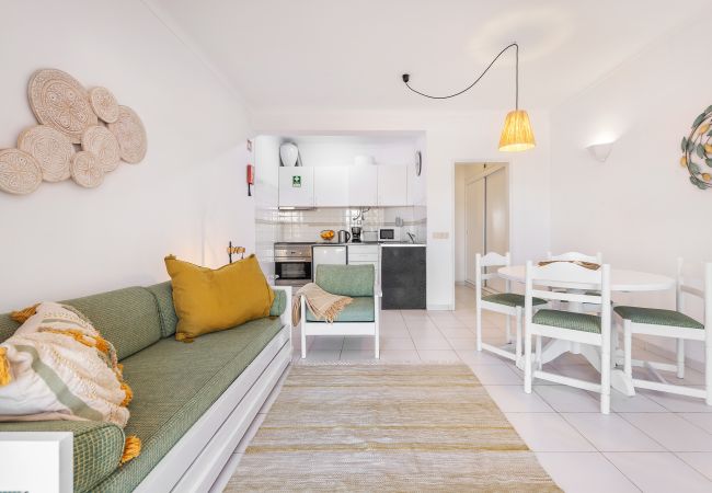 Apartamento em Albufeira - Apt Buganvilia OCV - Piscina e Estacionamento Apartamento em Albufeira - Apt Buganvilia OCV - Piscina e Estacionamento