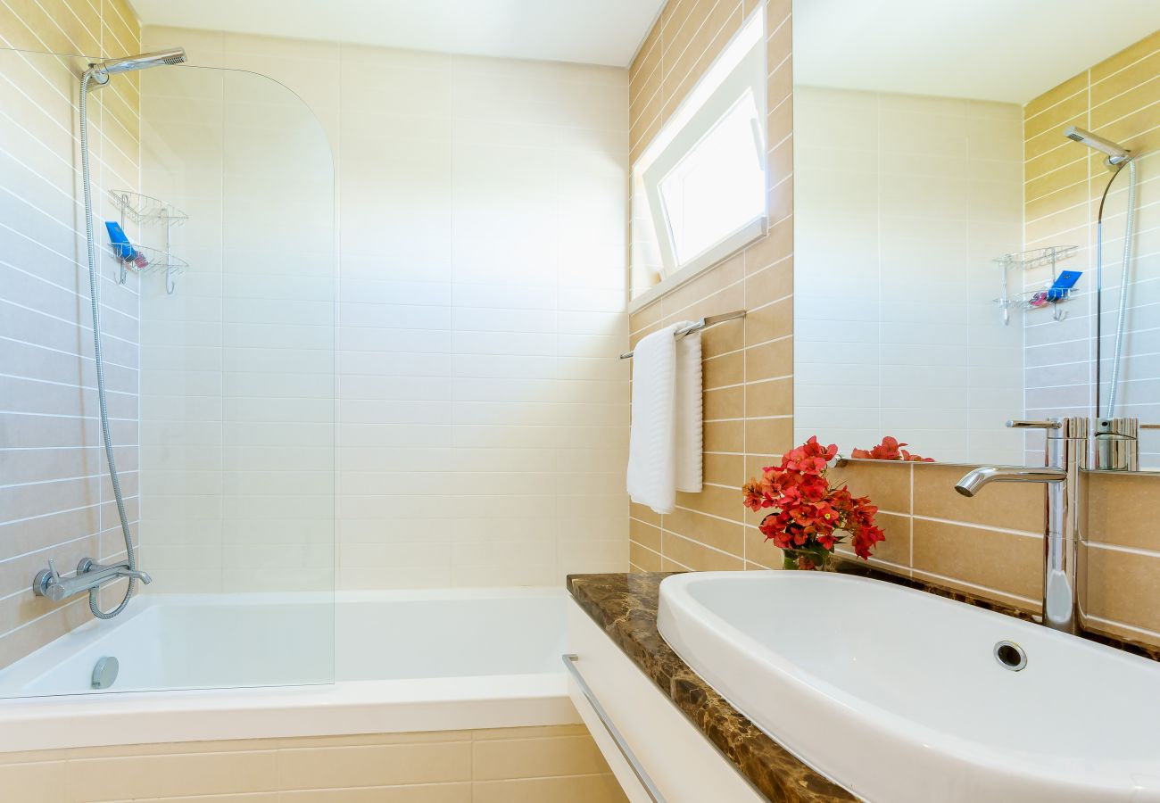 Apartamento em Albufeira - Apt. Deluxe OCV - Piscina & Vista sobre Albufeira