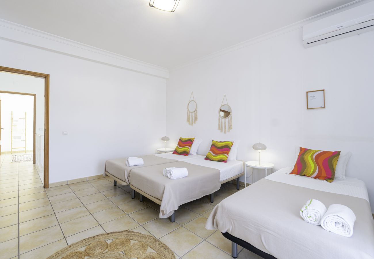 Villa em Albufeira - Villa Menina - Piscina Privada & Barbecue