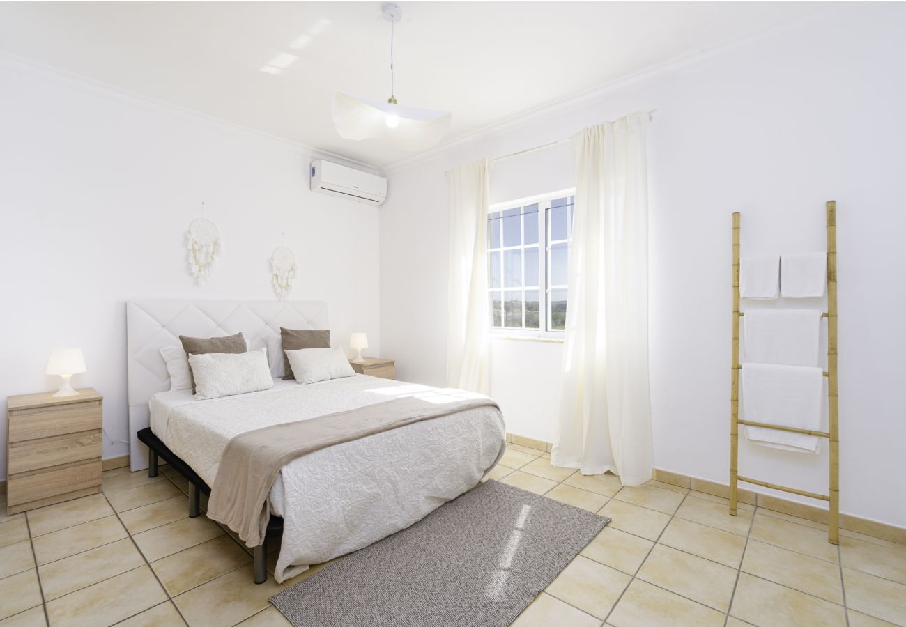 Villa em Albufeira - Villa Menina - Piscina Privada & Barbecue